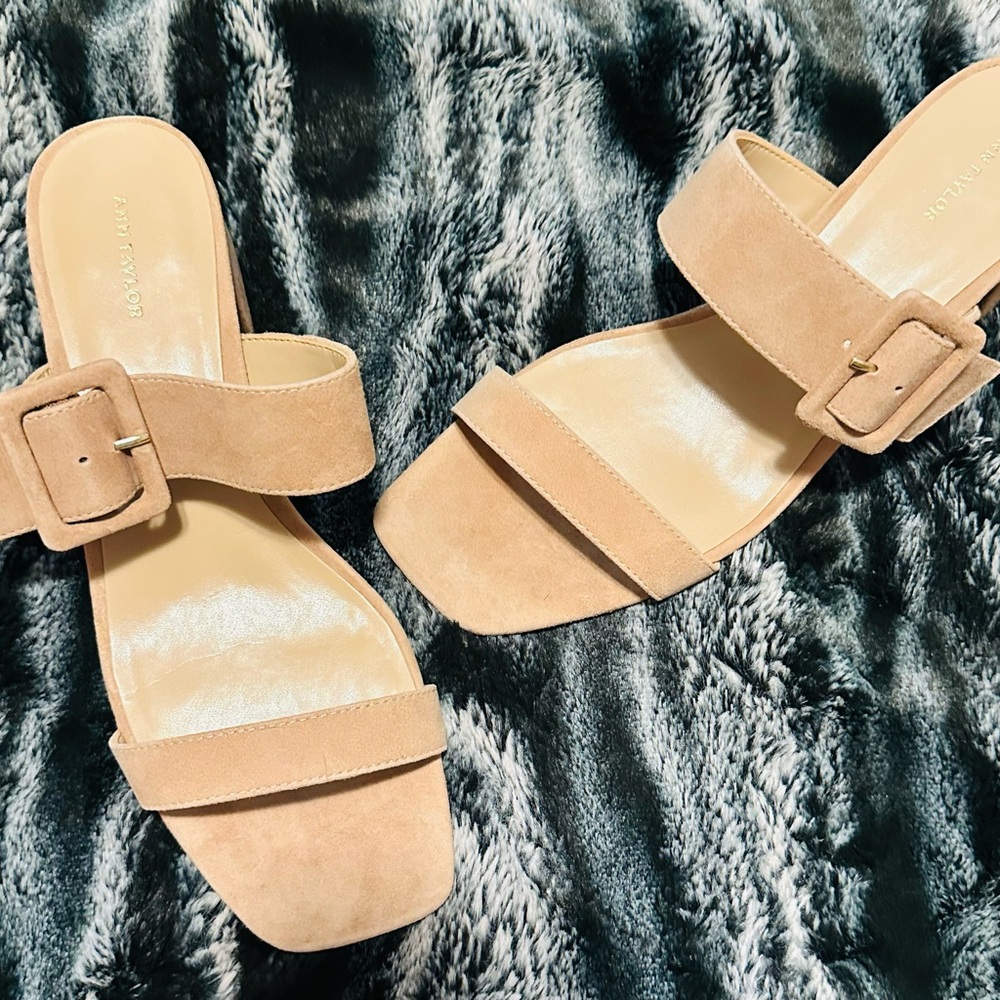 Ann Taylor Tan Suede Women's Slide Sandals